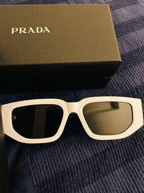 PRADA White Rectangular Sunglasses with Dark Lenses